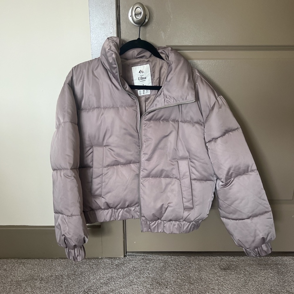 A&F Ultra Puffer Jacket Cropped